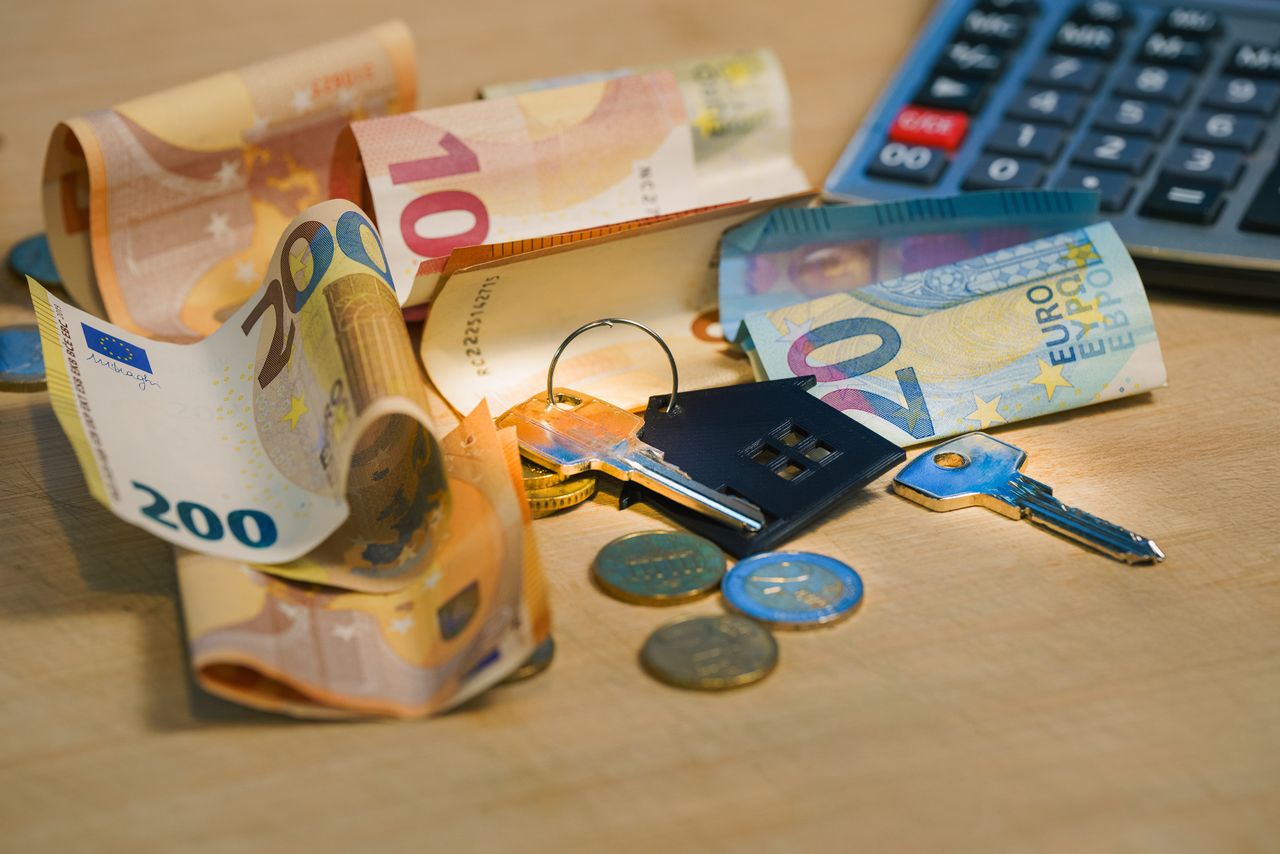 Soldi e decisioni quotidiane: perché tenere sotto controllo il bilancio familiare è più difficile del previsto